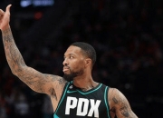 1xbet体育登录入口-开拓者逆转马刺，利拉德致胜三分