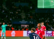 1xbet体育网页版入口-国际足球赛场上球员的耀眼表现