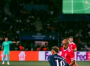 1xbet体育网页版入口-国际足球赛场上球员的耀眼表现