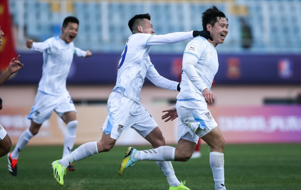 包含鹿岛鹿角中场大将伤愈复出，战阿尔艾因阵容稳固的词条