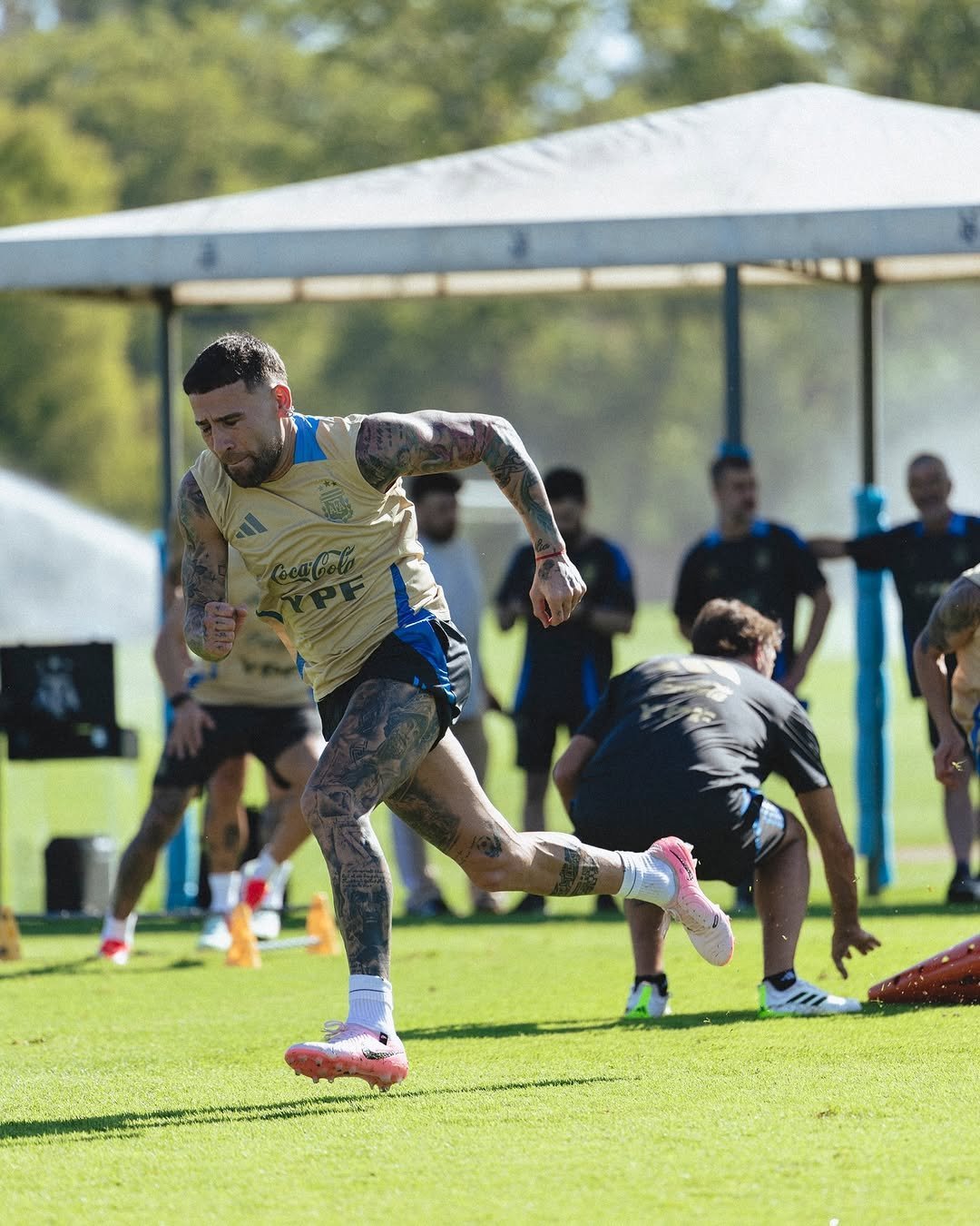 梅斯队客场失利，球员们正在加强训练和备战