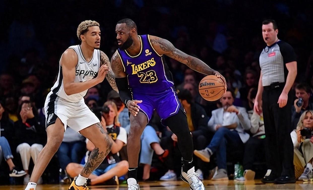 马刺客场大胜国王,继续保持巅峰状态 马刺客场大胜国王,继续保持巅峰状态