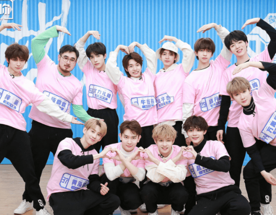 快船众将庆祝节日行程曝光，网友：温馨又可爱