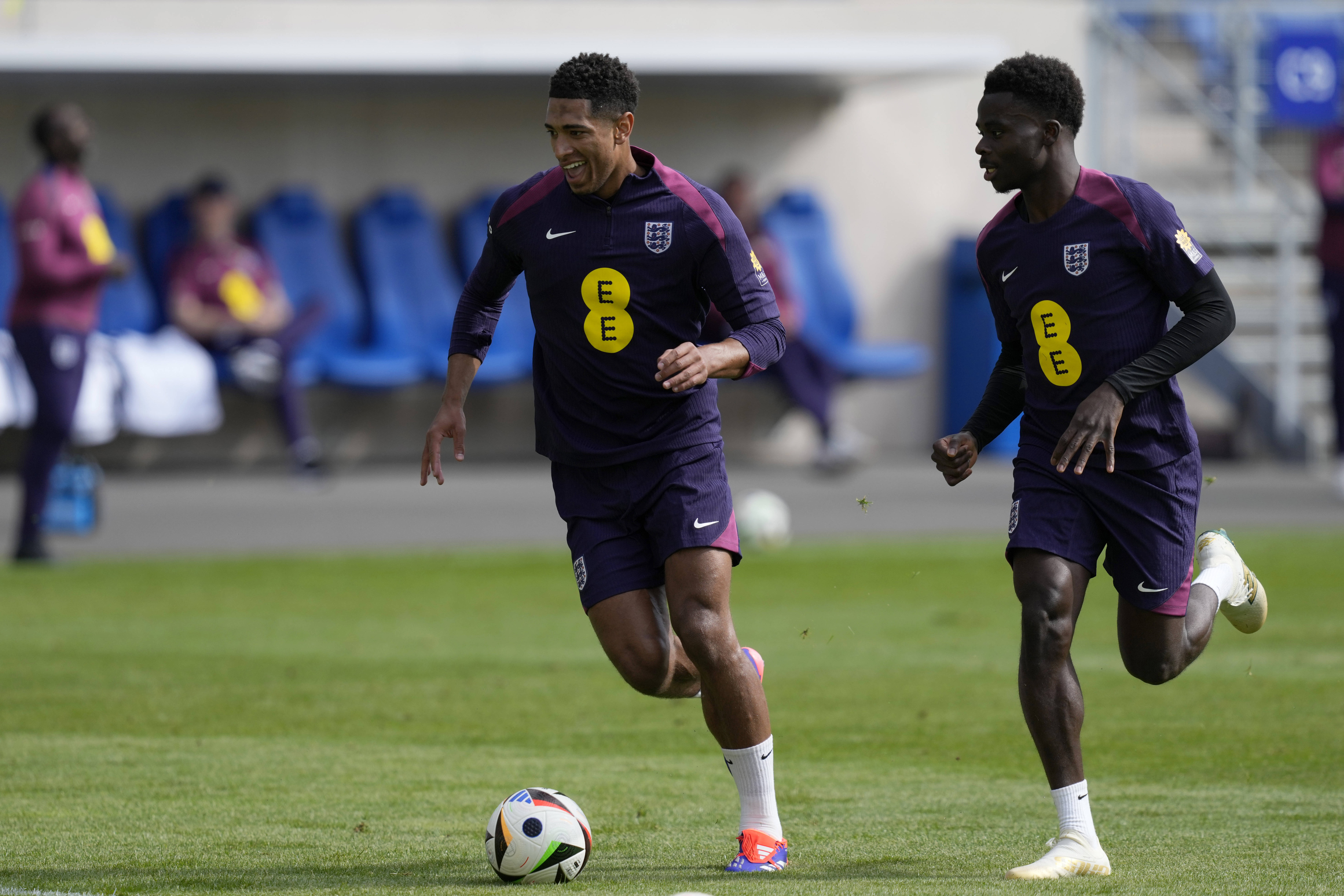 英格兰-大胜瑞士,轻松晋级欧锦赛 英格兰-大胜瑞士,轻松晋级欧锦赛